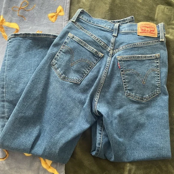 Levi’s ribcage straight blue jeans - Picture 2 of 3